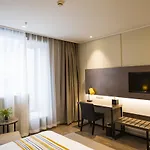 Home Inn Plus Shanghai Xintiandi Lujianbang Road Subway Station