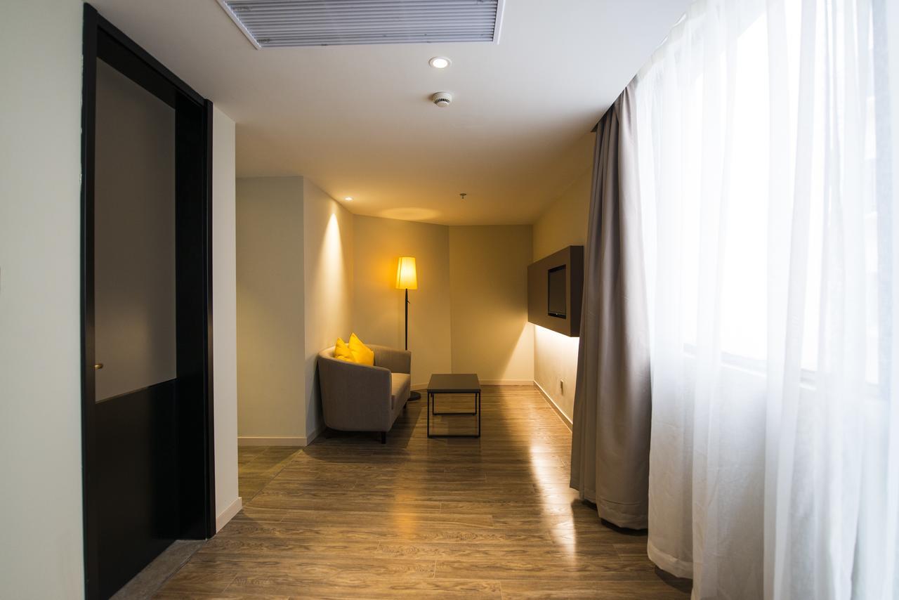 Hotel Xintiandi Lujianbang Road Subway Station Shanghai