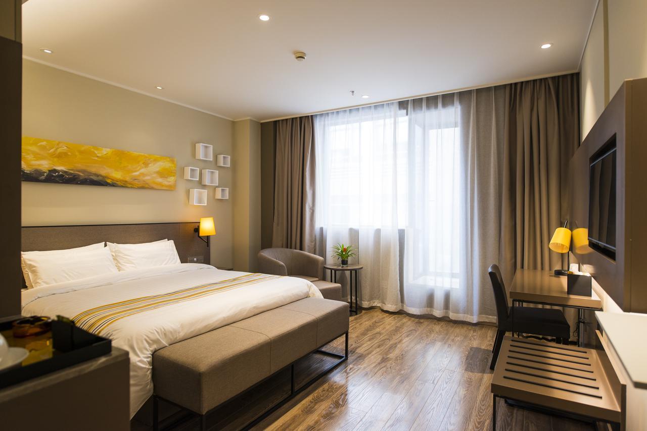 Xintiandi Lujianbang Road Subway Station Hotel
