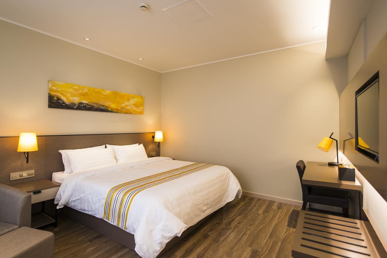 Xintiandi Lujianbang Road Subway Station Hotel Shanghai
