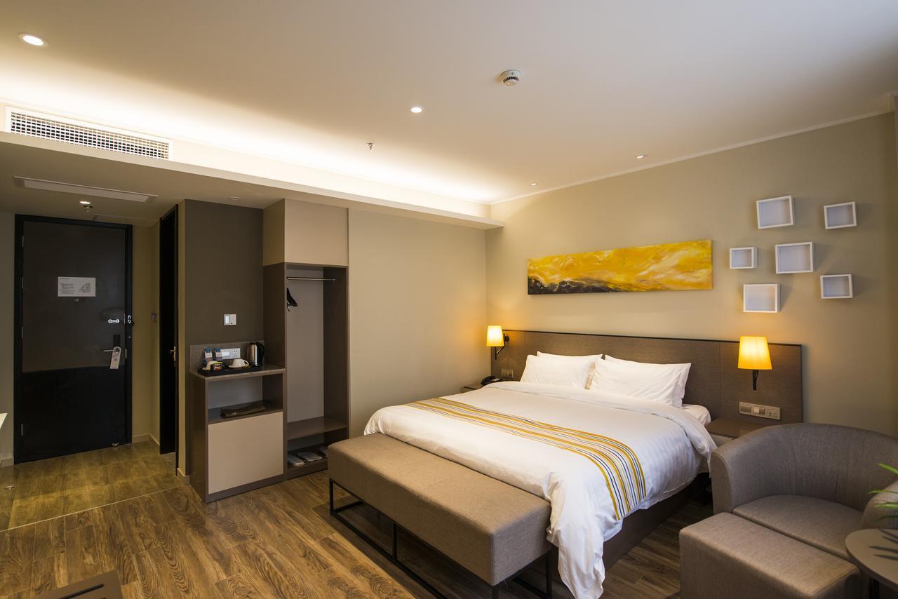 Hotel Xintiandi Lujianbang Road Subway Station Shanghai
